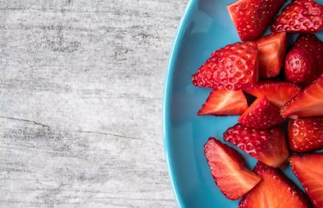 草莓为什么被人说是 “适合减肥人士”的水果呢